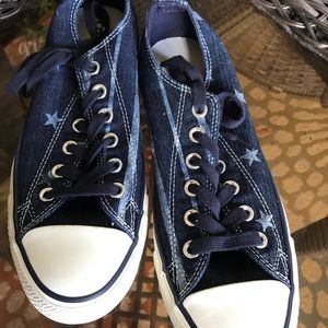 Converse size 9